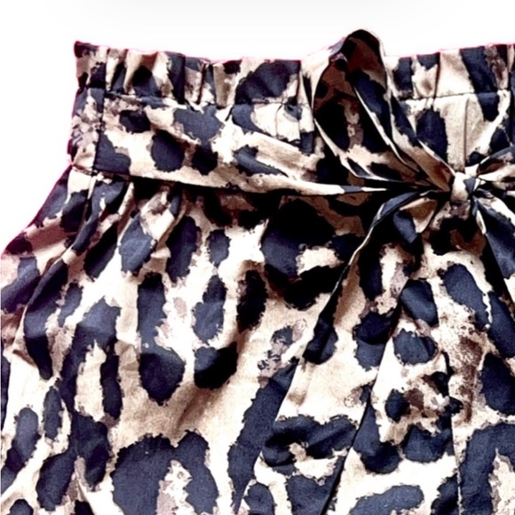 GIFTED💥Brown Leopard Print Shorts /w Tie - Picture 6 of 6